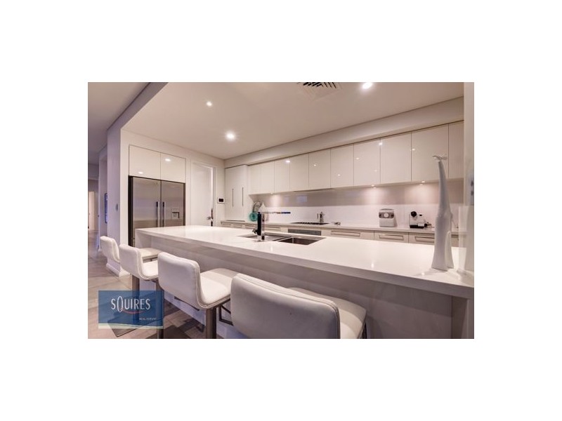 77 Hope Avenue, Salter Point WA 6152