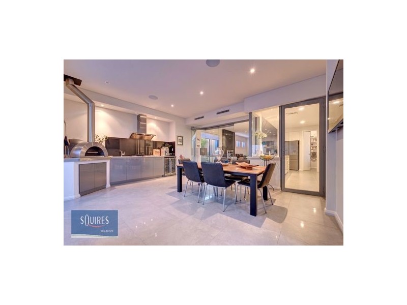 77 Hope Avenue, Salter Point WA 6152