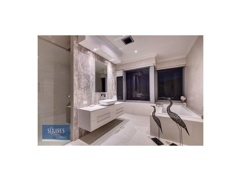 77 Hope Avenue, Salter Point WA 6152