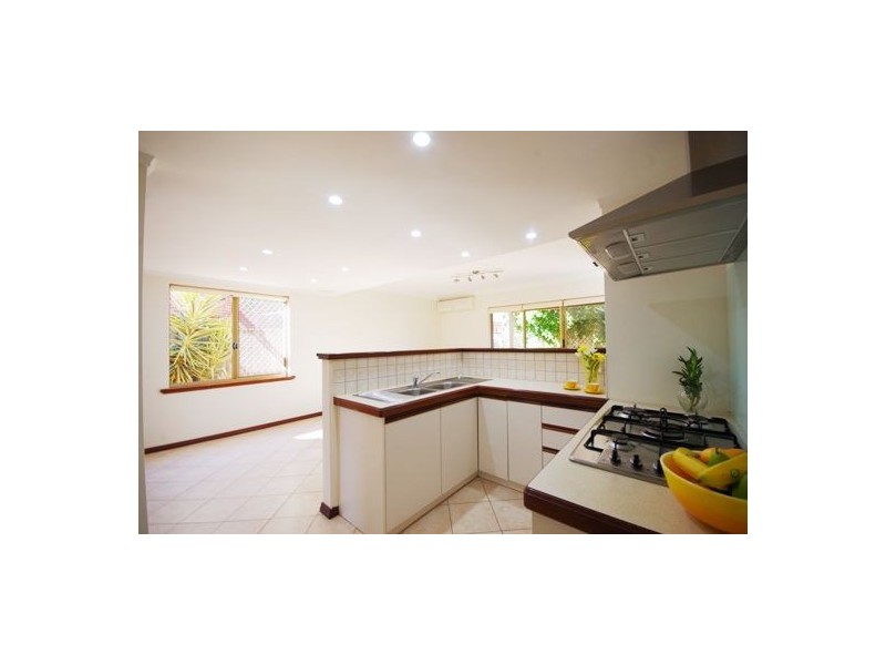 4/42 Caledonian Ave, Maylands WA 6051