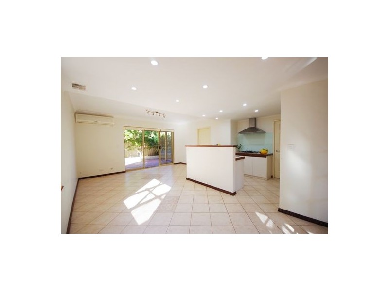 4/42 Caledonian Ave, Maylands WA 6051
