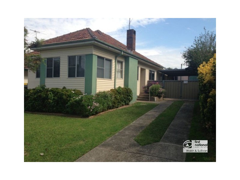 8 Binalong Road, Pendle Hill NSW 2145