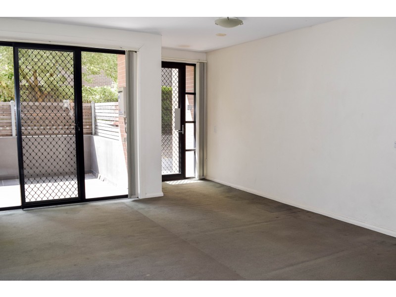 8/13-15 Howard Avenue, Northmead NSW 2152