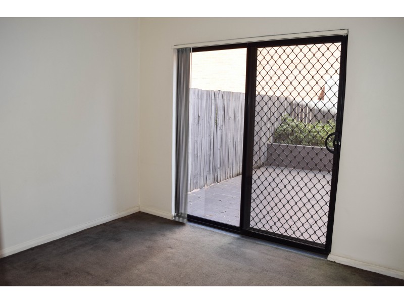 8/13-15 Howard Avenue, Northmead NSW 2152