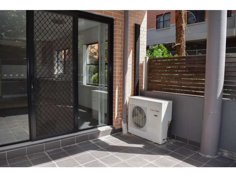 8/13-15 Howard Avenue, Northmead NSW 2152