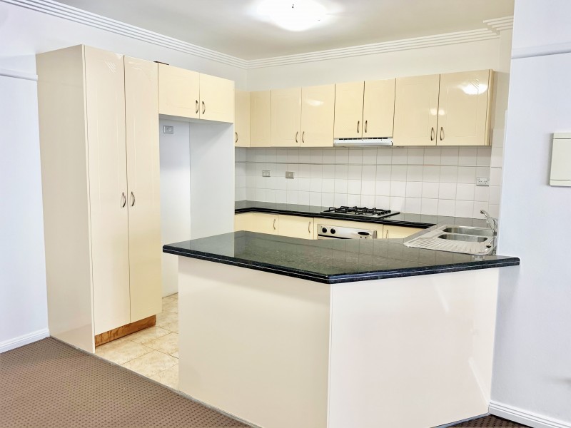 9/392-402 Windsor Road, Baulkham Hills NSW 2153