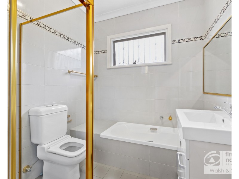 37 Cotswold Street, Westmead NSW 2145