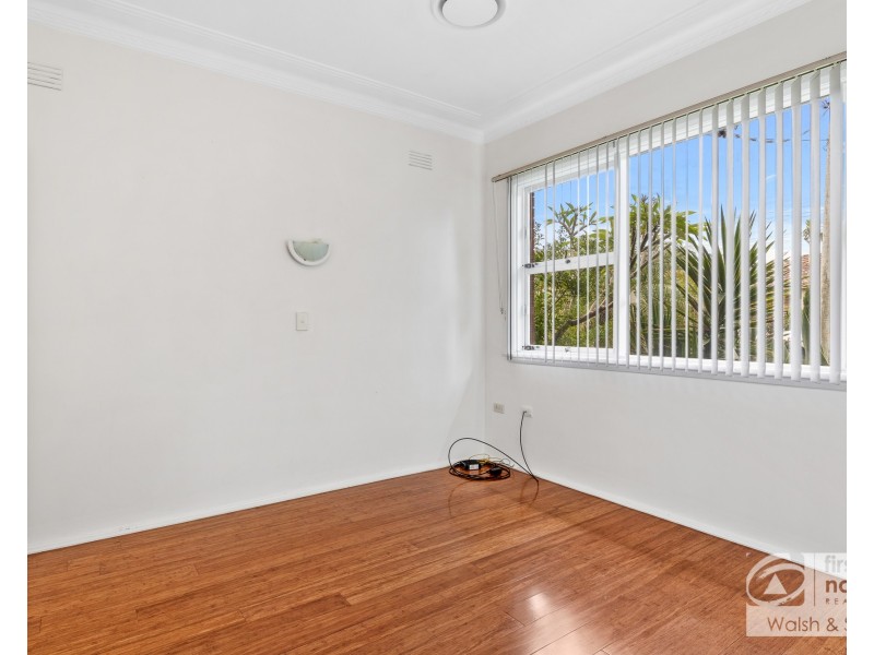37 Cotswold Street, Westmead NSW 2145