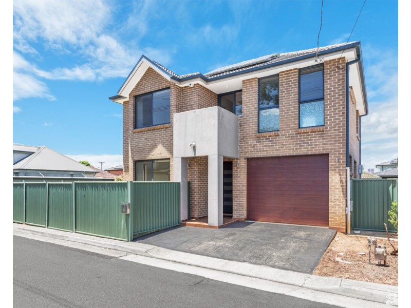 4 Vidilini Lane, Northmead NSW 2152