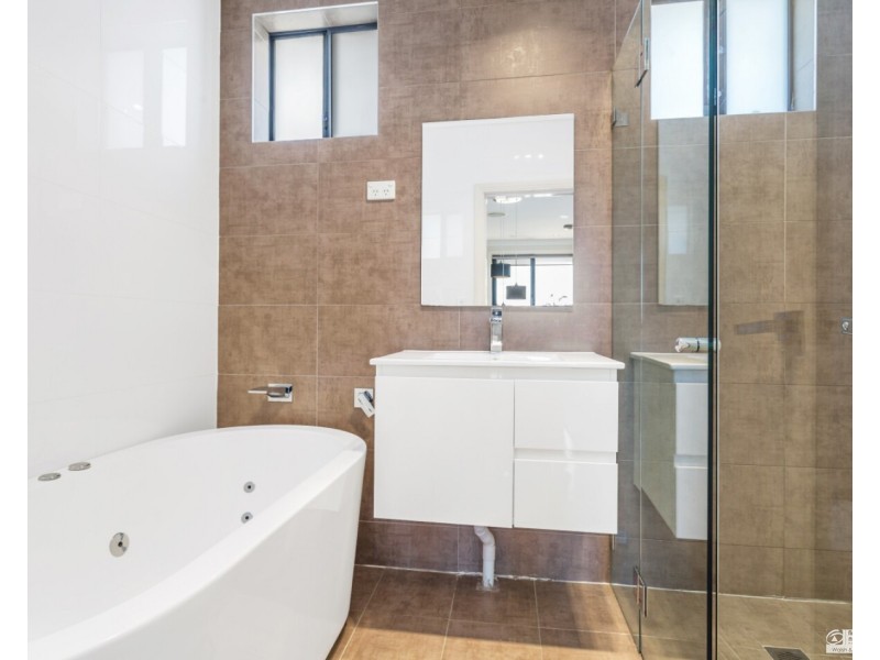 4 Vidilini Lane, Northmead NSW 2152