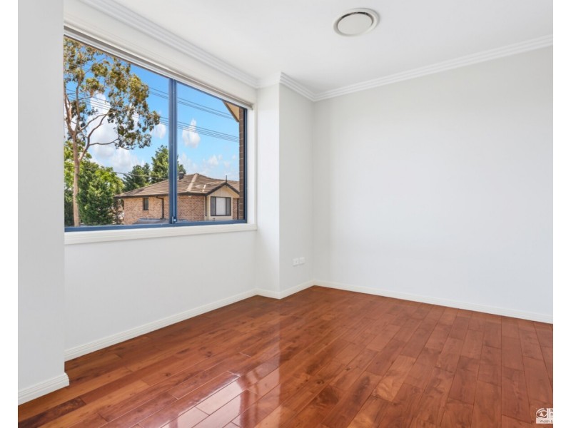 4 Vidilini Lane, Northmead NSW 2152