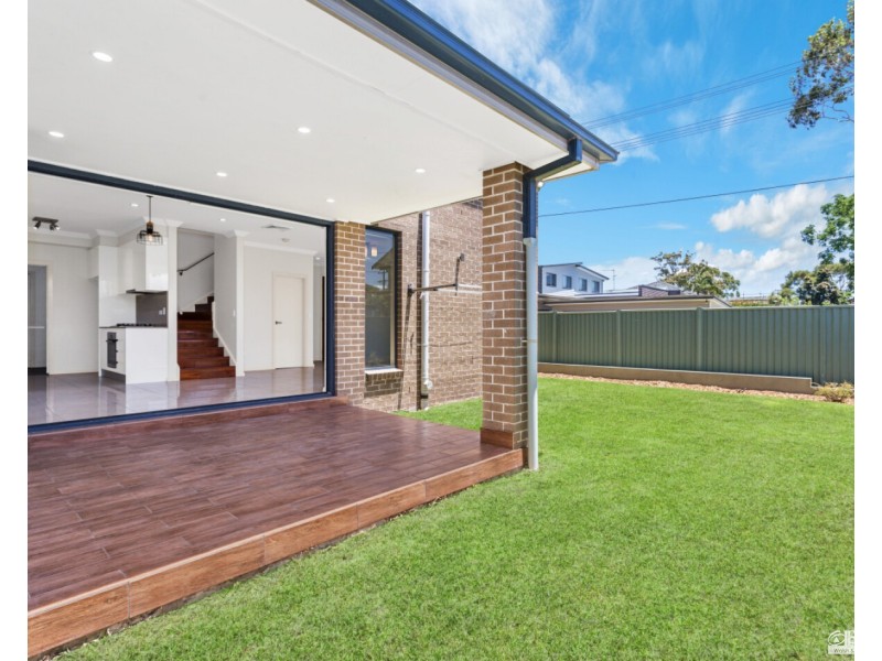 4 Vidilini Lane, Northmead NSW 2152