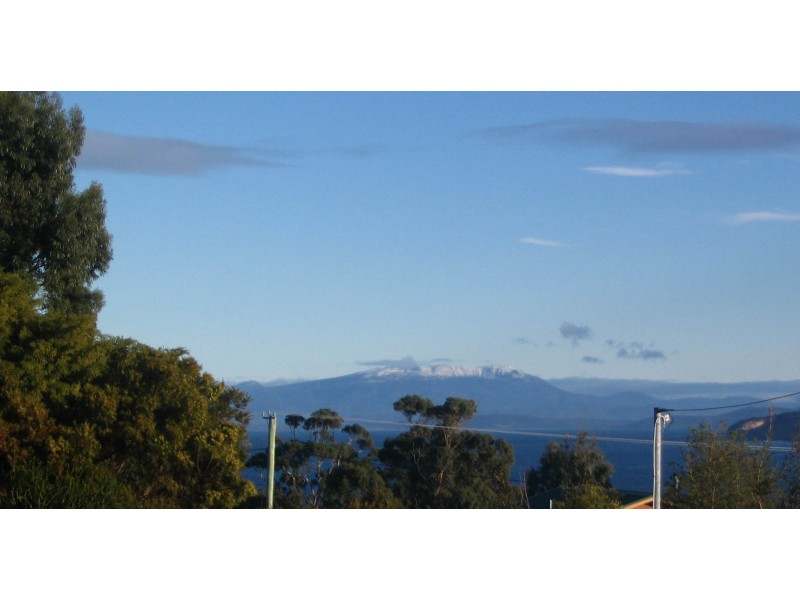 White Beach TAS 7184