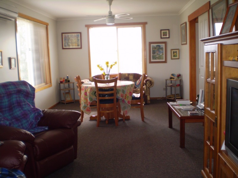 White Beach TAS 7184