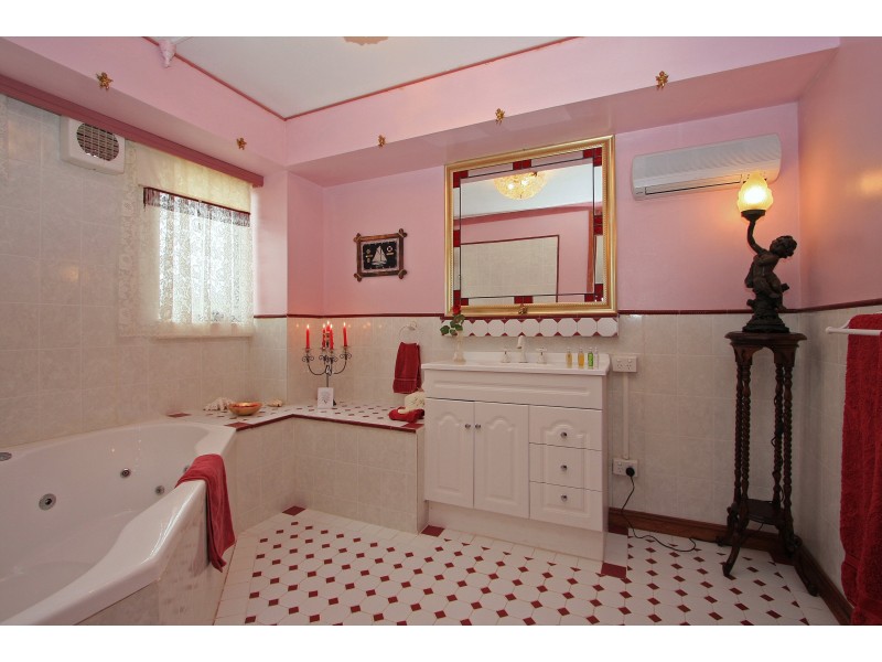 141 Penguin Rd, Ulverstone TAS 7315