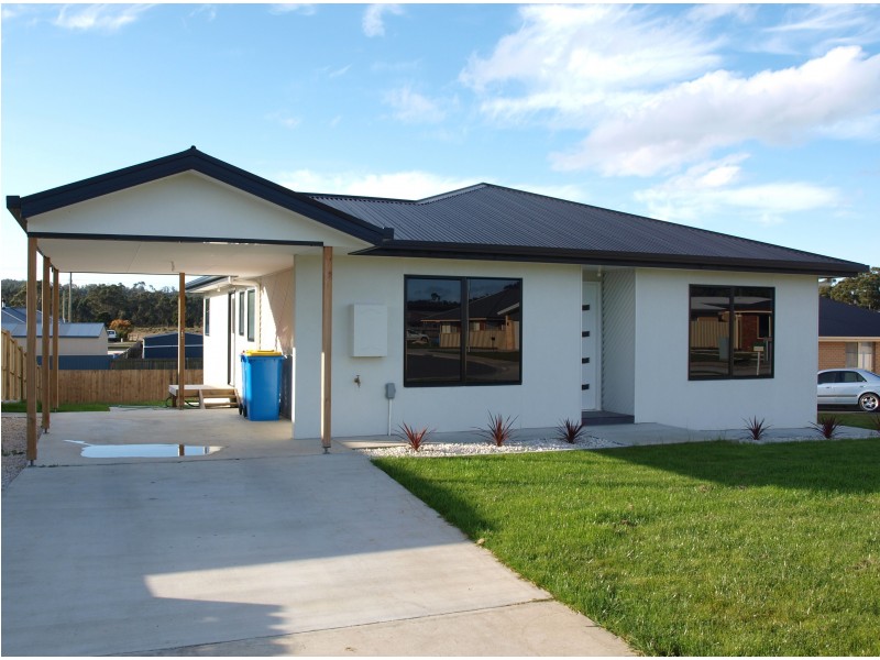 11 Earl Grove, Latrobe TAS 7307