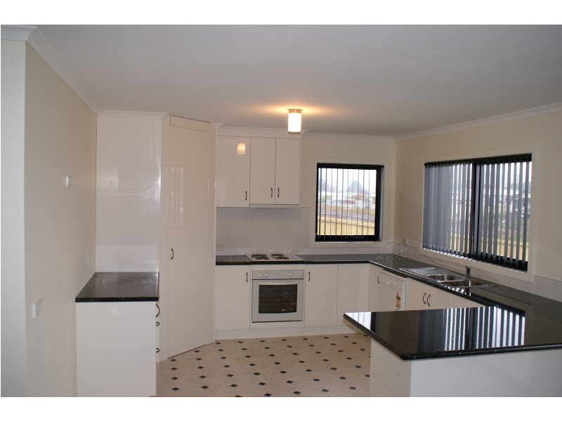 11 Earl Grove, Latrobe TAS 7307