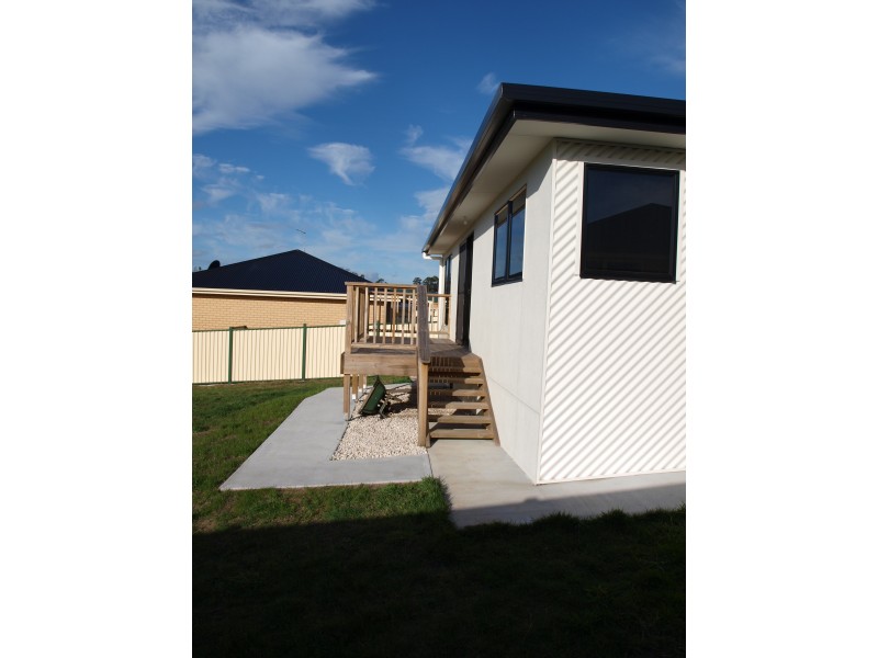 11 Earl Grove, Latrobe TAS 7307