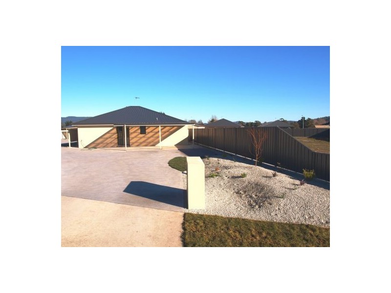 2/14 Earl Grove,, Latrobe TAS 7307