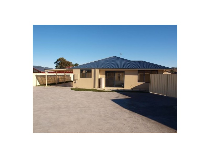 2/14 Earl Grove, Latrobe TAS 7307