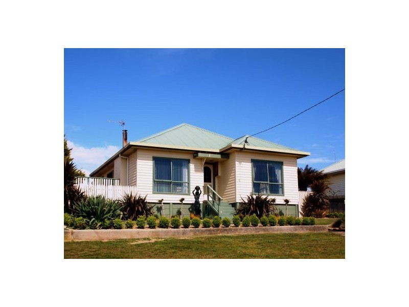 5 Ashwater Crescent, Penguin TAS 7316