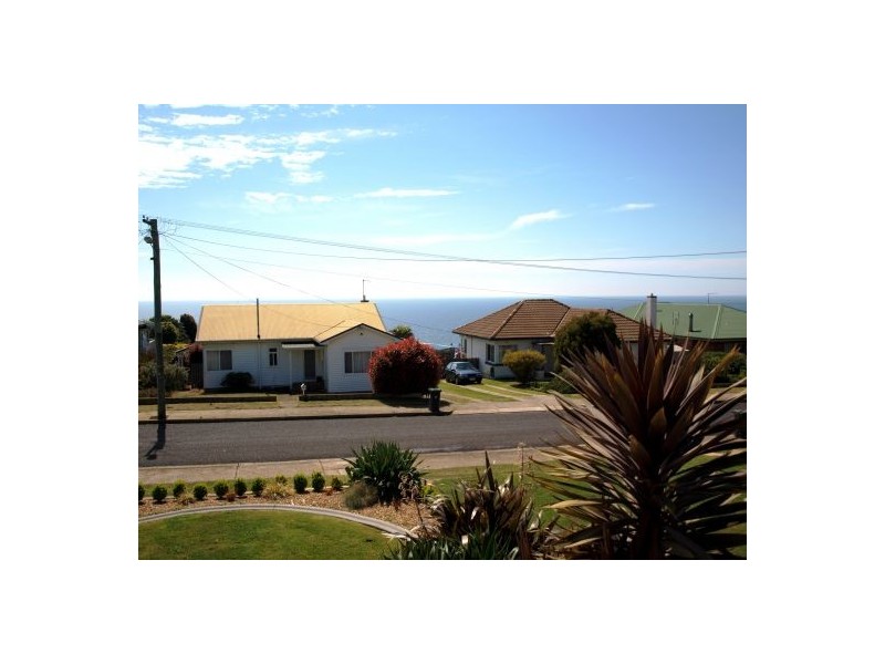 5 Ashwater Crescent, Penguin TAS 7316