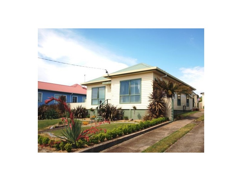 5 Ashwater Crescent, Penguin TAS 7316