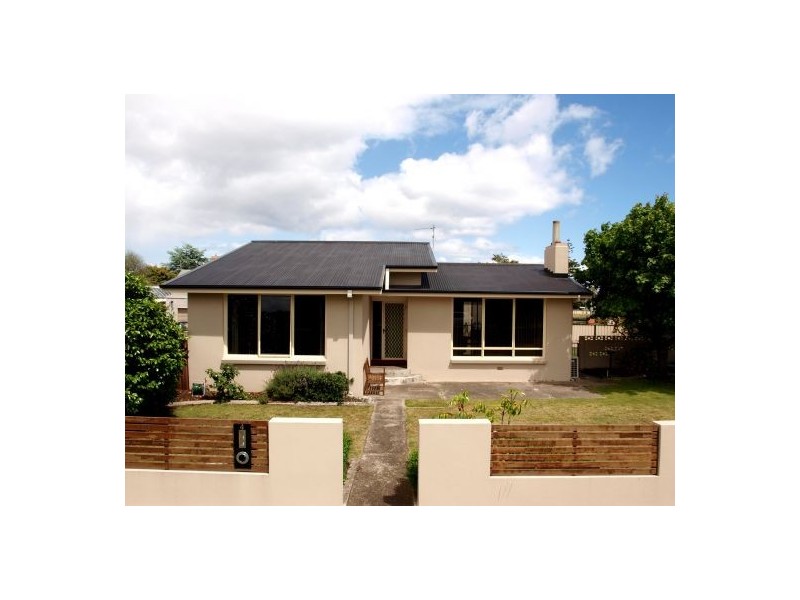 4 Cross St, East Devonport TAS 7310