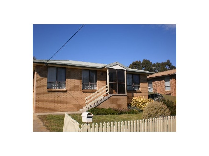 35 Lawrence Drive, Devonport TAS 7310