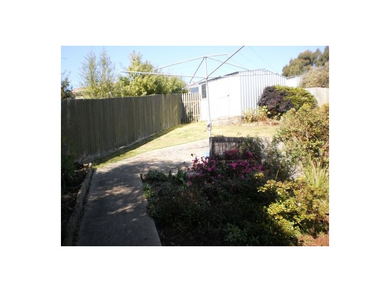 35 Lawrence Drive, Devonport TAS 7310