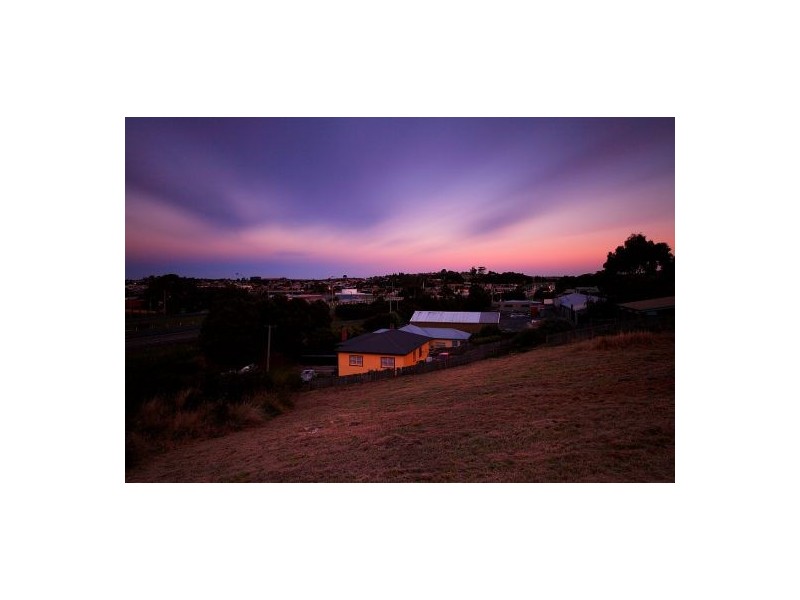 17 Weemala Lane, Devonport TAS 7310