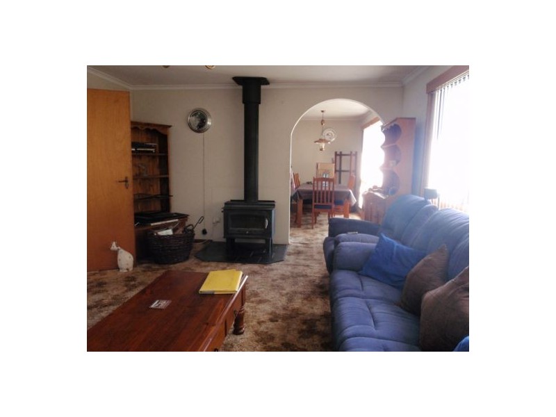 18 Frond Avenue, Devonport TAS 7310