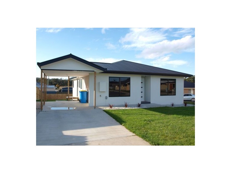 11 Earl Grove, Latrobe TAS 7307