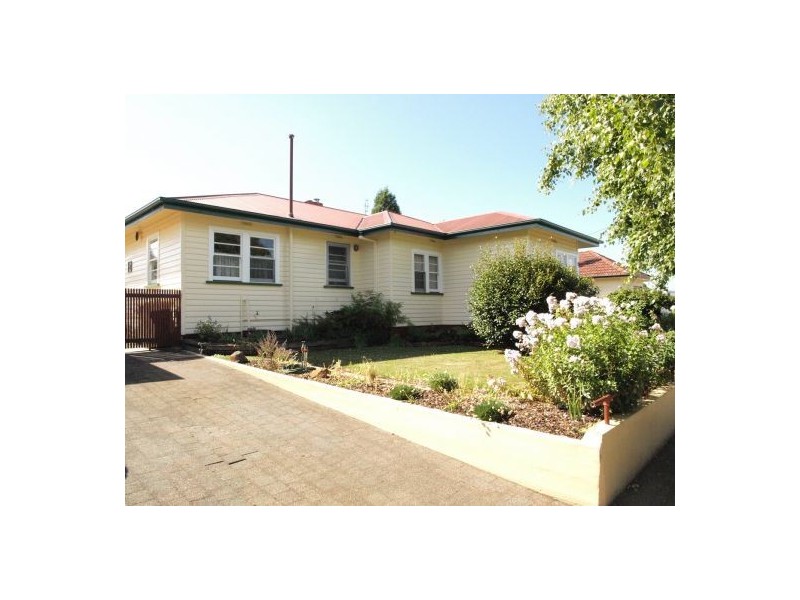 9 Henry St, Sheffield TAS 7306