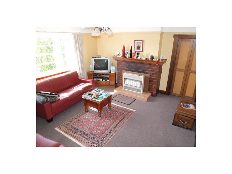 9 Henry St, Sheffield TAS 7306