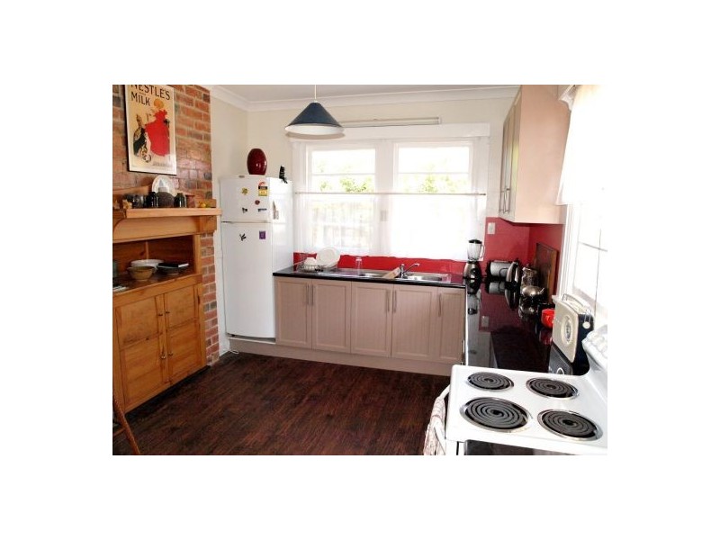 9 Henry St, Sheffield TAS 7306