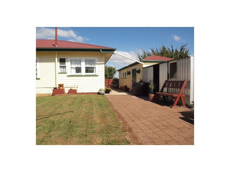 9 Henry St, Sheffield TAS 7306