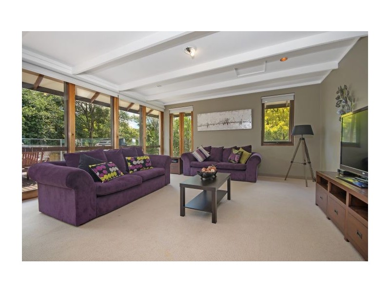 16 Fairburn Ave, West Pennant Hills NSW 2125