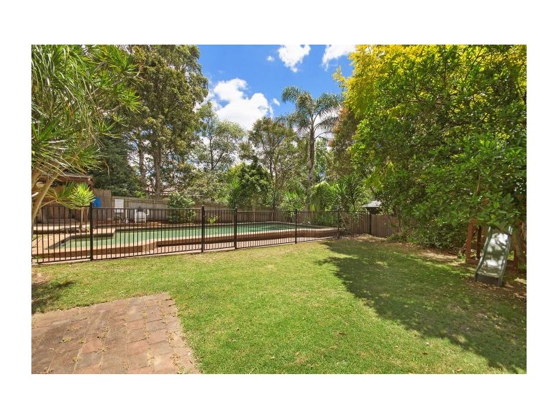 16 Fairburn Ave, West Pennant Hills NSW 2125