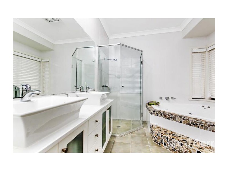 8 Kingscott Place, Castle Hill NSW 2154