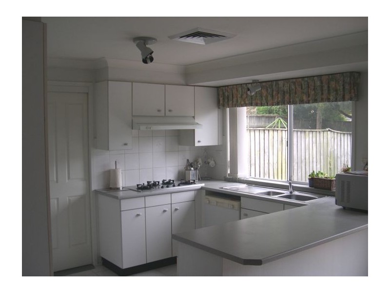 2/2 Carina Pl, Castle Hill NSW 2154