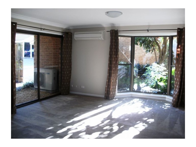 10 45 Edward Bennett Dr, Cherrybrook NSW 2126