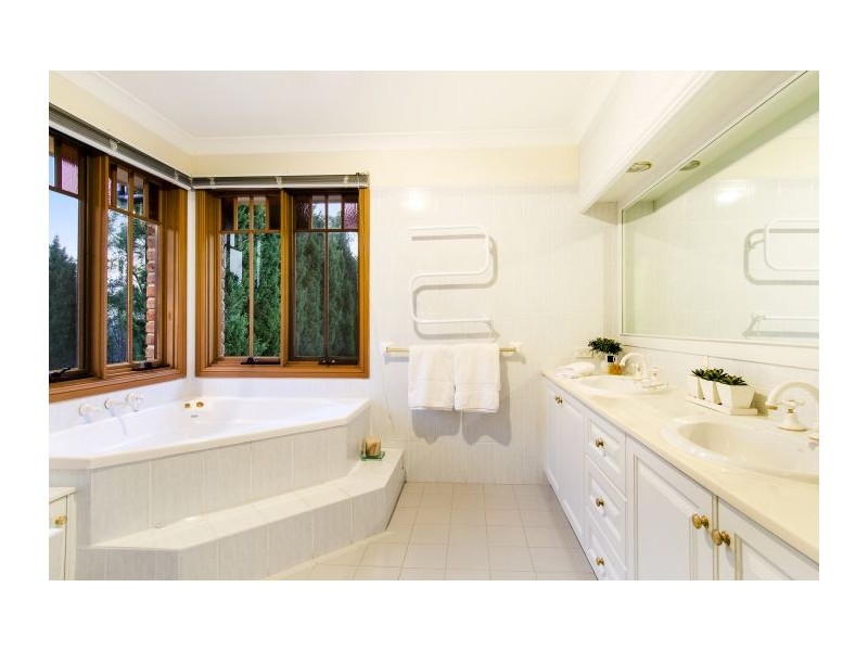 6 Ridgemont Close, West Pennant Hills NSW 2125