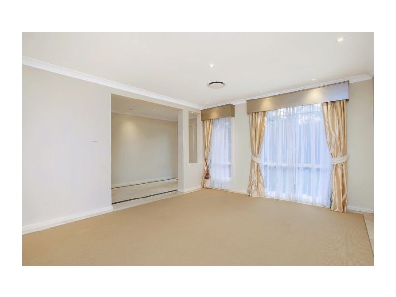 7 Dunross Place, Beaumont Hills NSW 2155