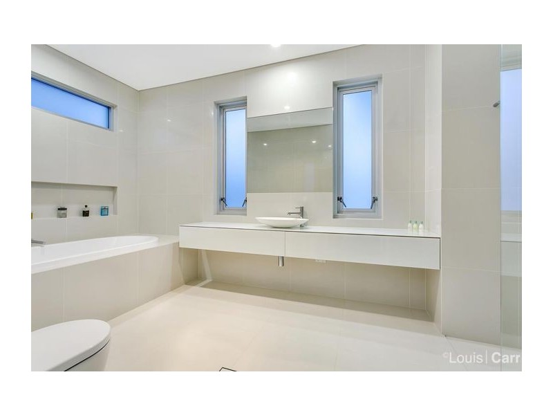 1 Glenview Close, Bella Vista NSW 2153