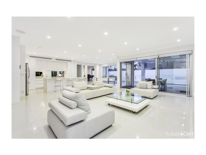 1 Glenview Close, Bella Vista NSW 2153