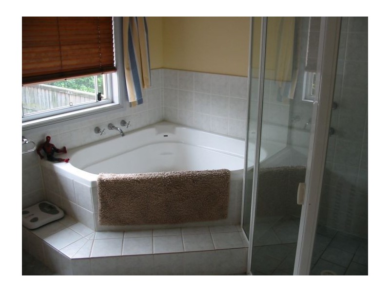 6 Bernard Pl, Cherrybrook NSW 2126