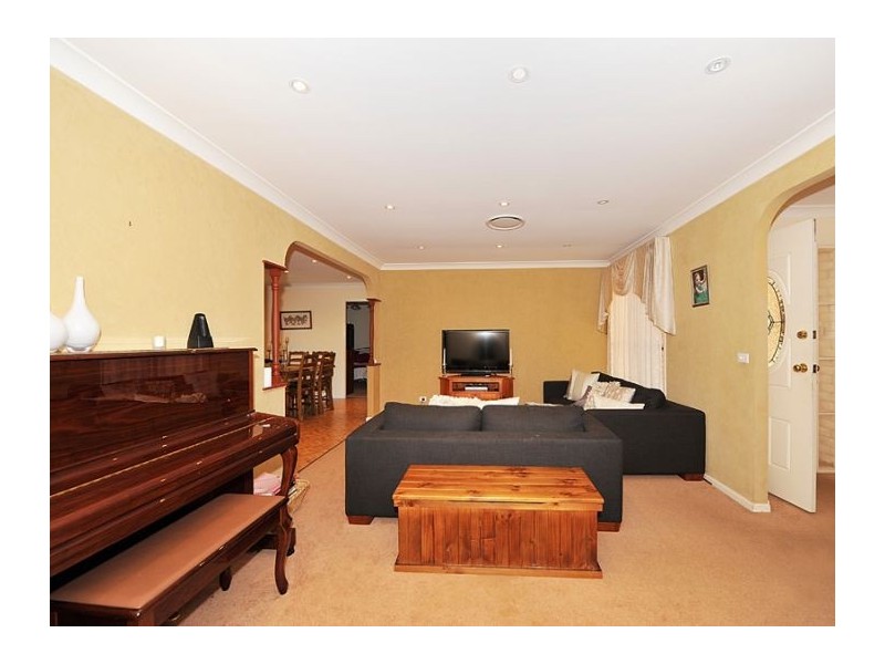 5 Guineviere Crt, Castle Hill NSW 2154