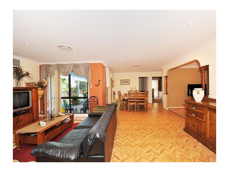 5 Guineviere Crt, Castle Hill NSW 2154