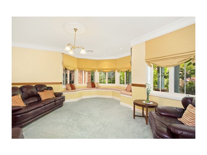 11 Compton Green, West Pennant Hills NSW 2125